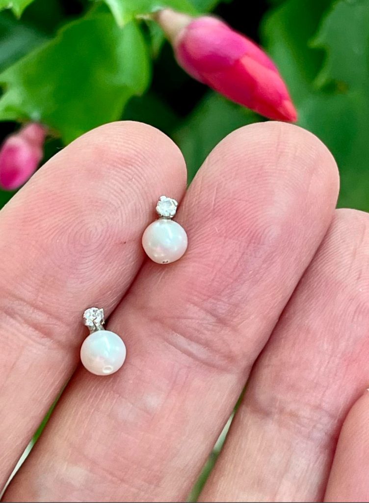 Zilveren Parel Oorbellen Schroefsluiting 4mm - Afbeelding 2