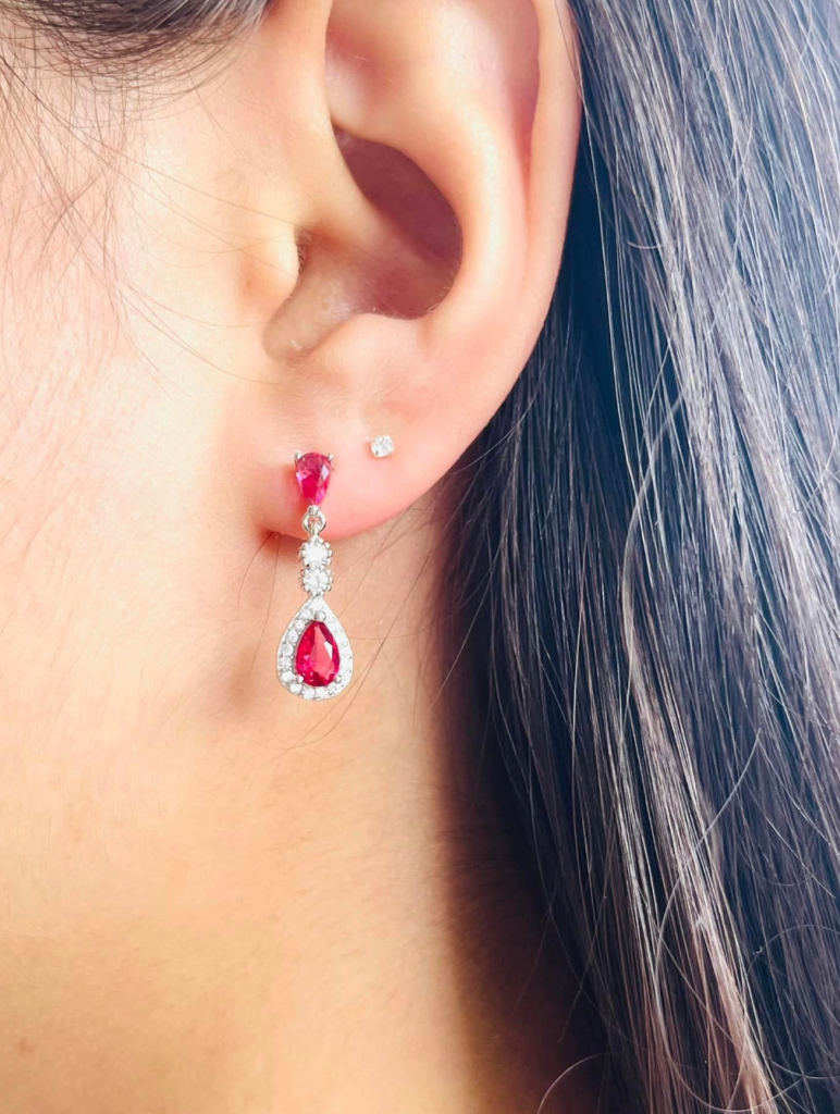 Druppel Oorhangers Zirkonia Rood Zilver Gerhodineerd - Afbeelding 2