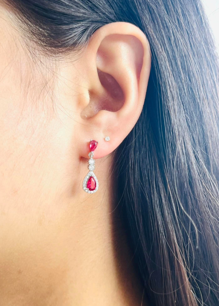 Druppel Oorhangers Zirkonia Rood Zilver Gerhodineerd - Afbeelding 3